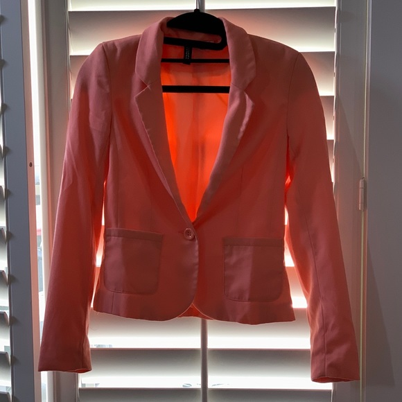 salmon blazer outfit
